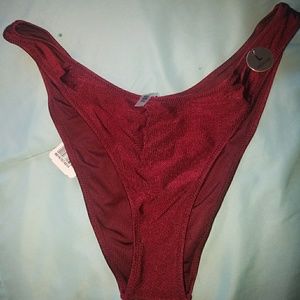 High leg bikini burgundy.